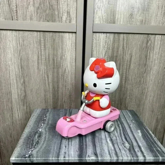 Hello Kitty Scooter Toy Without Remote - Picture 1 of 8